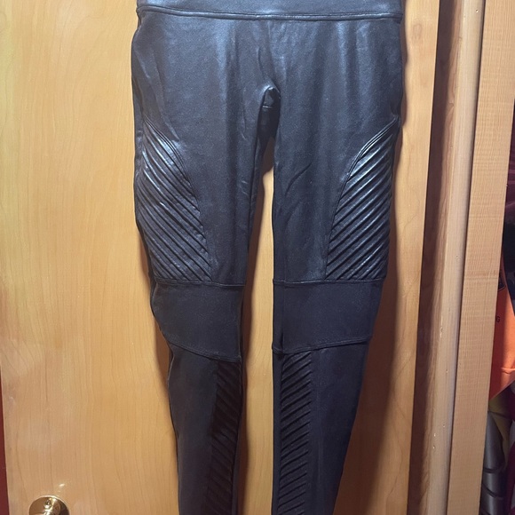 Sold. Cross posted. NWOT FAUX LEATHER SPANX - Picture 1 of 6